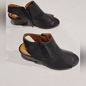 Natural Sole Black Open-Toe Women's Shoes Size 9W NWNB